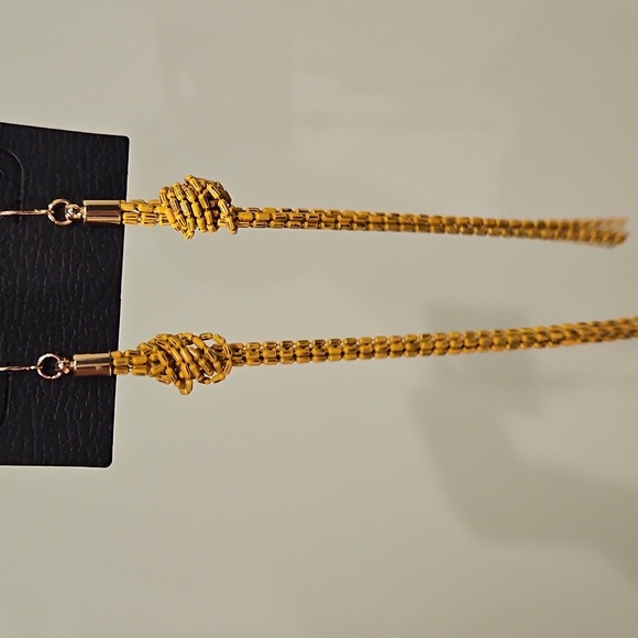 NEW! STEVE MADDEN Golden Yellow Knotted Dangle Earrings Jewelry. - Picture 2 of 4